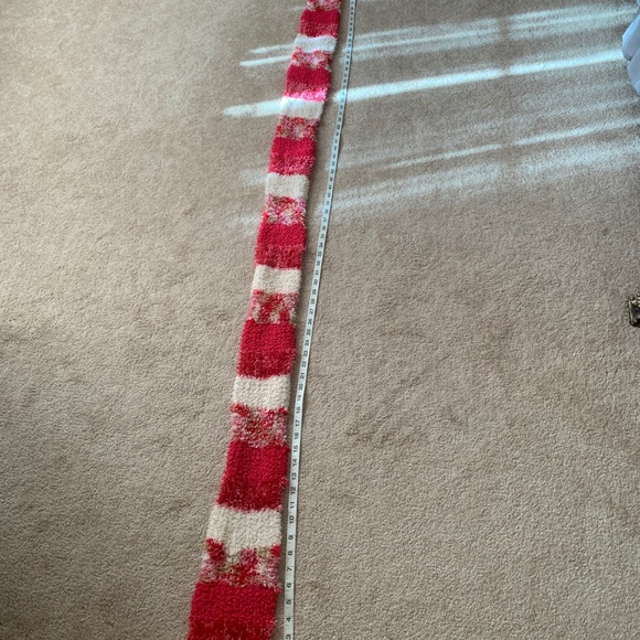 BEAUTIFUL  SCARF RED & WHITE STRIPE - Picture 7 of 7